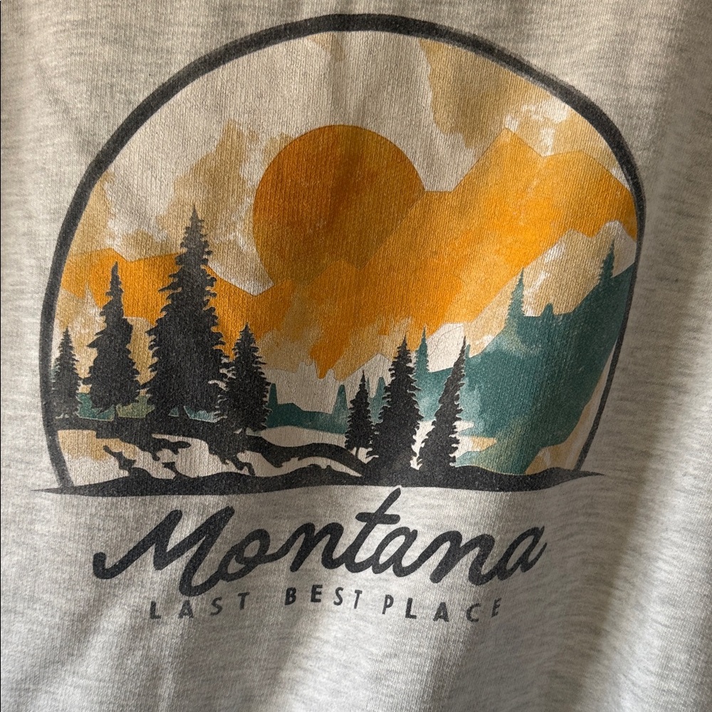 Gray Montana Graphic Women’s Crewneck - Picture 4 of 4
